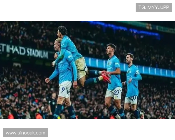 胡萨诺夫逆袭重回曼城球迷心